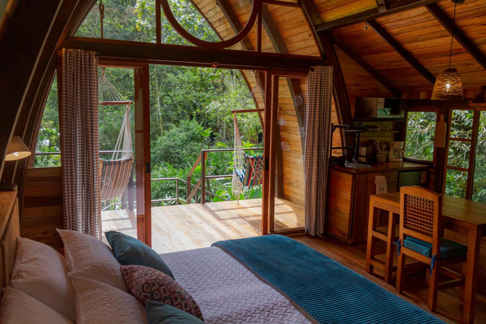 Sacha Urco Lodge Y Bosque Protector Mindo Exterior photo